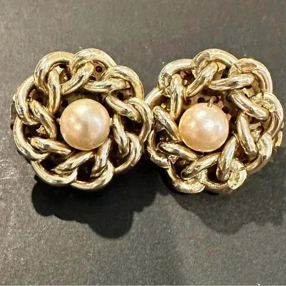 Vintage Gold Tone White Faux Pearl Chain Cluster Clip On Earrings Signed Japan